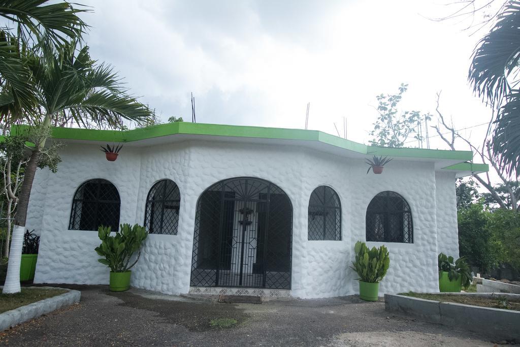 Rocky Top Retreat Villa Negril Exterior photo